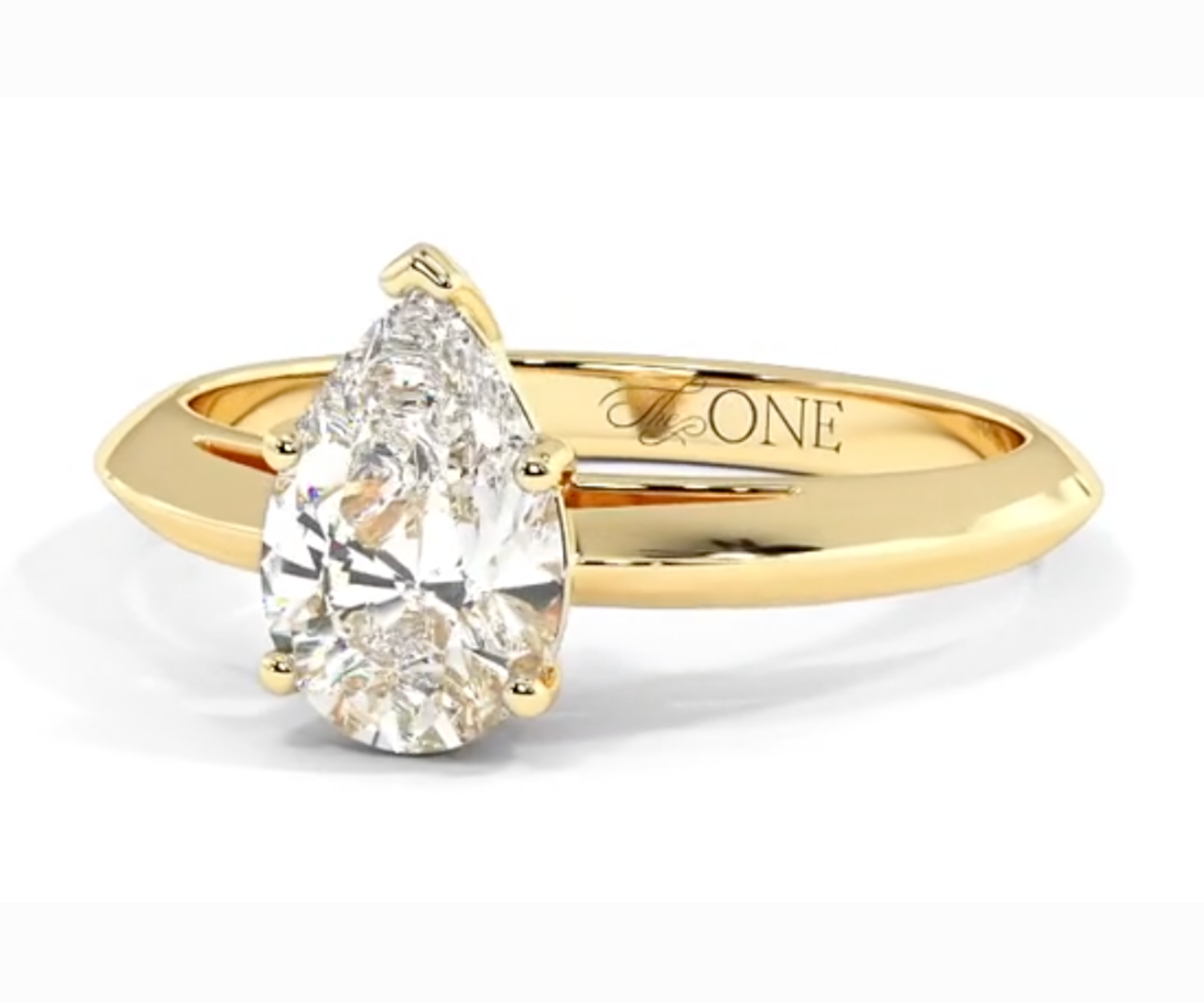 How to Purchase an Engagement Ring Online