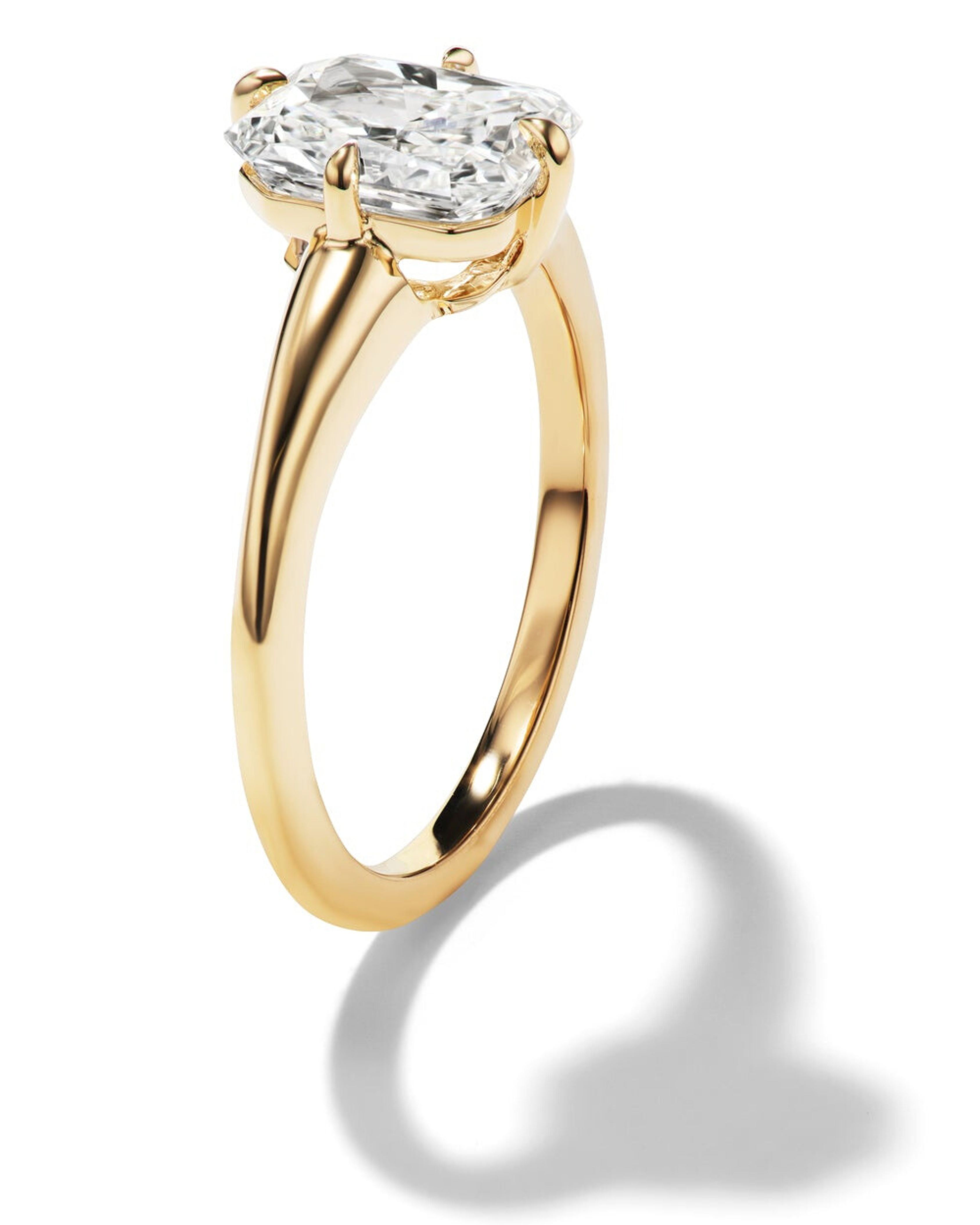 Radiant Cut Diamond 4-Claw Engagement Ring