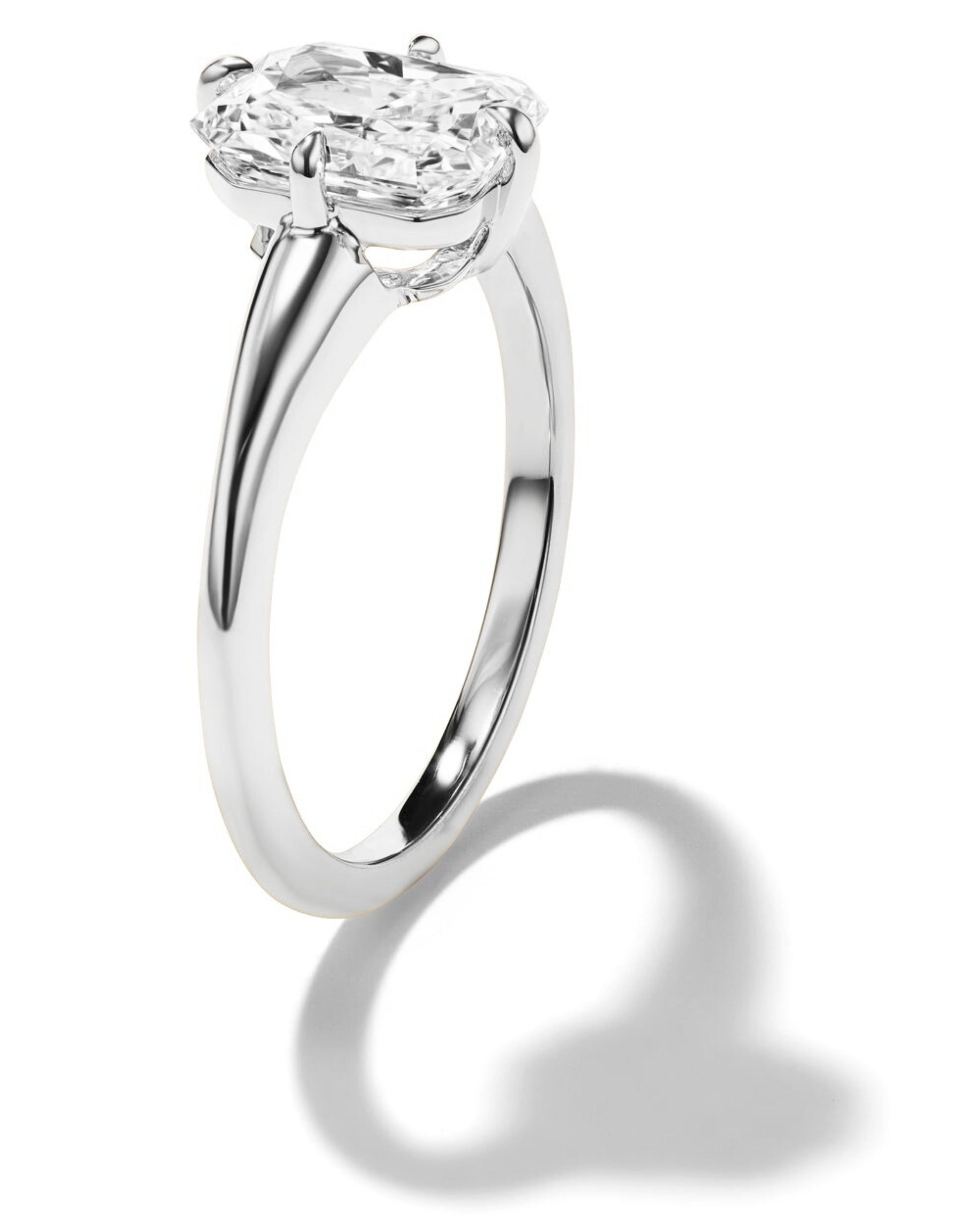 Radiant Cut Diamond 4-Claw Engagement Ring